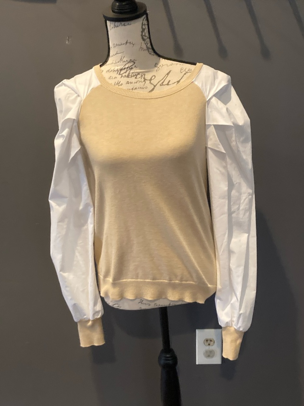 Ferrante mix media top size 40 excellent condition